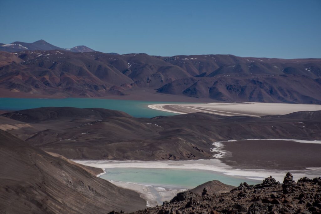 El laberinto de las lagunas andinas: cómo la movilidad comunitaria y las rutas solares transforman el transporte en el altiplano de Cuzco