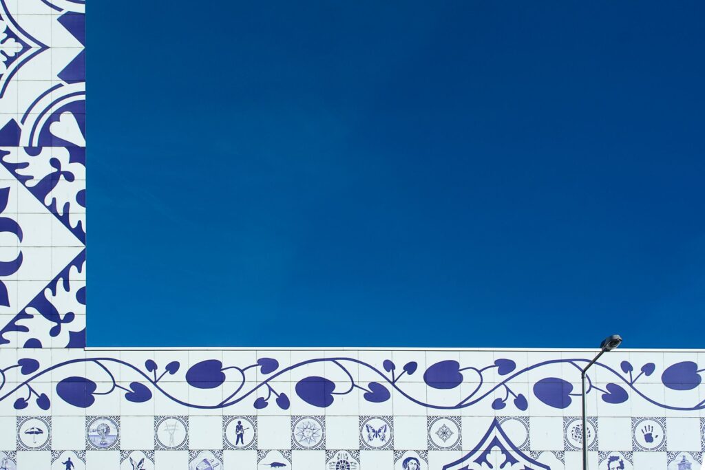 El Renacimiento de la Cerámica de Talavera de la Reina: Pigmentos, Esmaltes y Memoria en los Alfares de Castilla