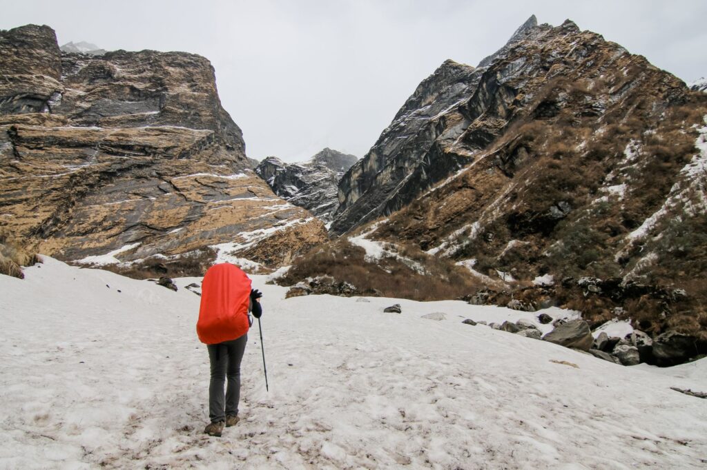 La Travesía del Sendero de John Muir en Sierra Nevada: Guía de Expedición y Senderismo por la Cresta Granítica de California