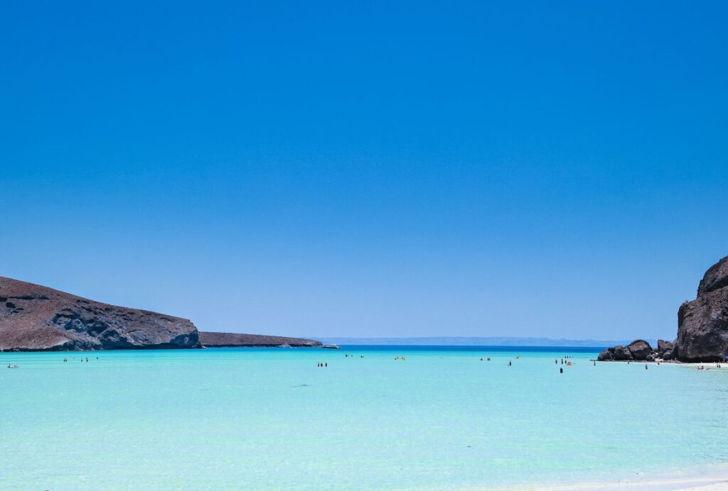 El laberinto de las corrientes ecuatoriales: cómo la movilidad eléctrica y la energía renovable transforman las Islas Galápagos