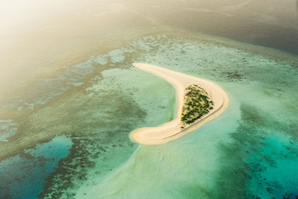 El laberinto intermodal del archipiélago de las islas Kerama: transbordadores de coral, hidroalas y la frágil conectividad de un santuario subtropical