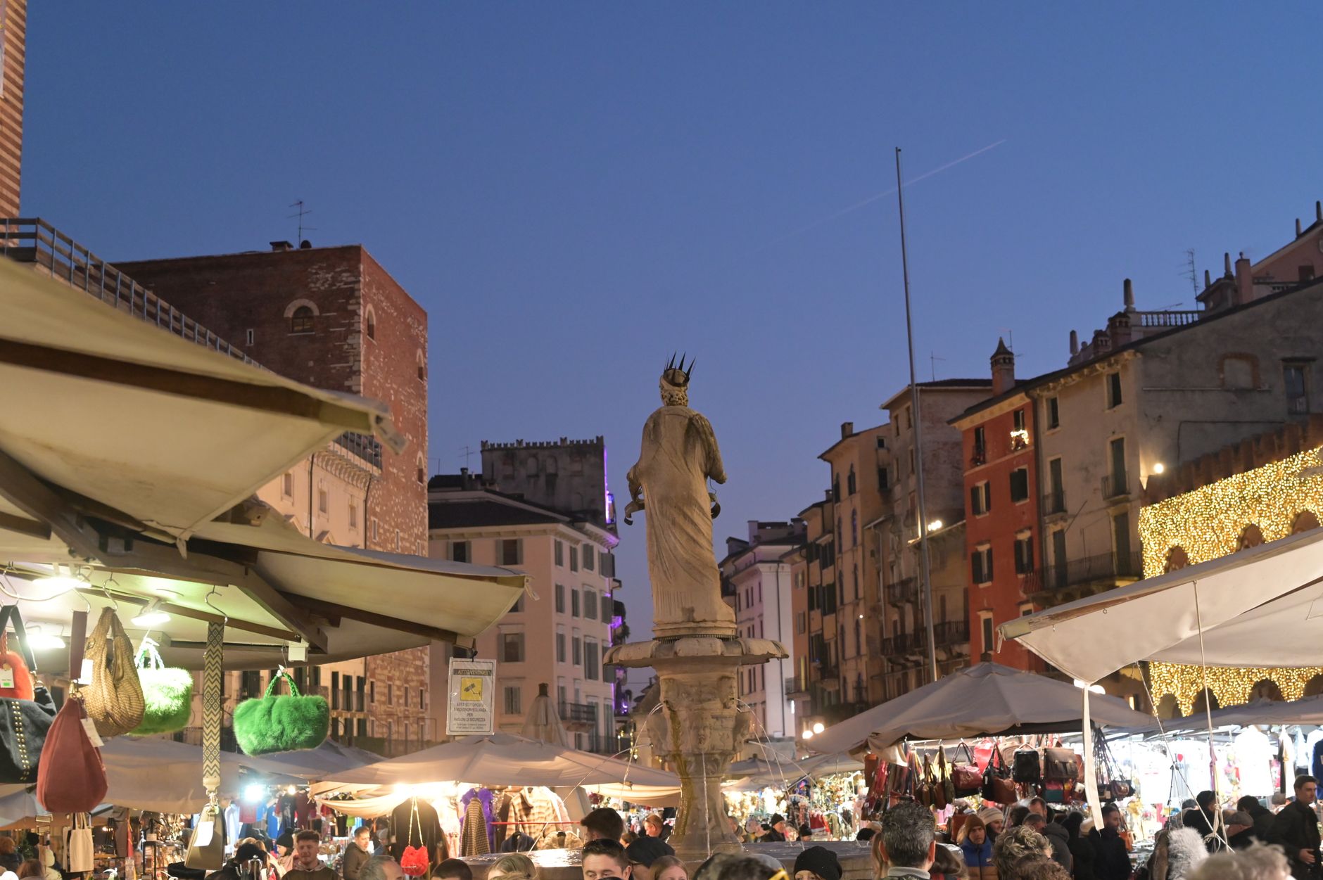 El secreto de la piedra y el hinojo: la liturgia del Mercado Central de Verona y los tesoros del Adigio
