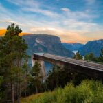 El Ferrocarril de los Fiordos Noruegos: Ingeniería de Alta Montaña, Túneles Espirales y Conectividad en el Oeste de Noruega