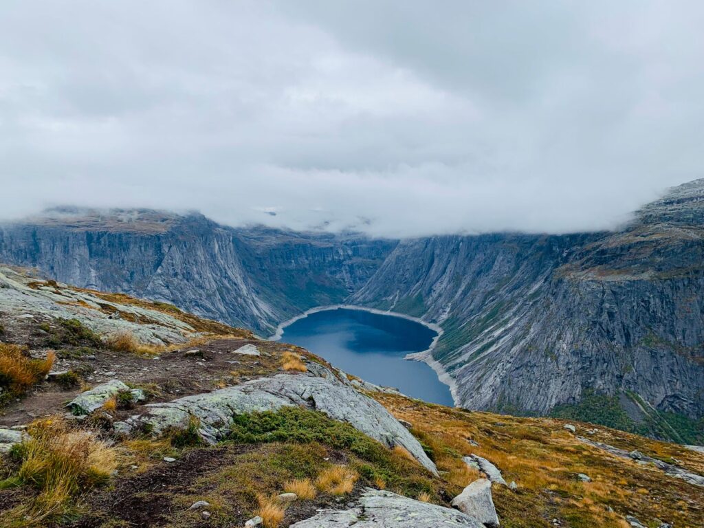 La ruta atlántica de los fiordos: guía definitiva de navegación y conexiones por mar en el oeste de Noruega