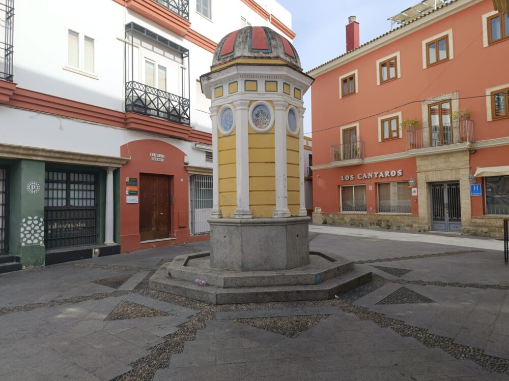 El latido de la cerámica de Sargadelos: caolín, cobalto y memoria en los obradores de Cervo