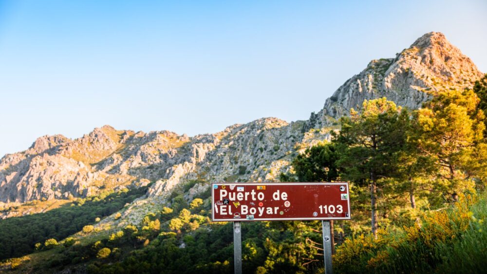 Más allá de las cumbres prohibidas: cómo el turismo de naturaleza en los montes Zagros desafía el aislamiento