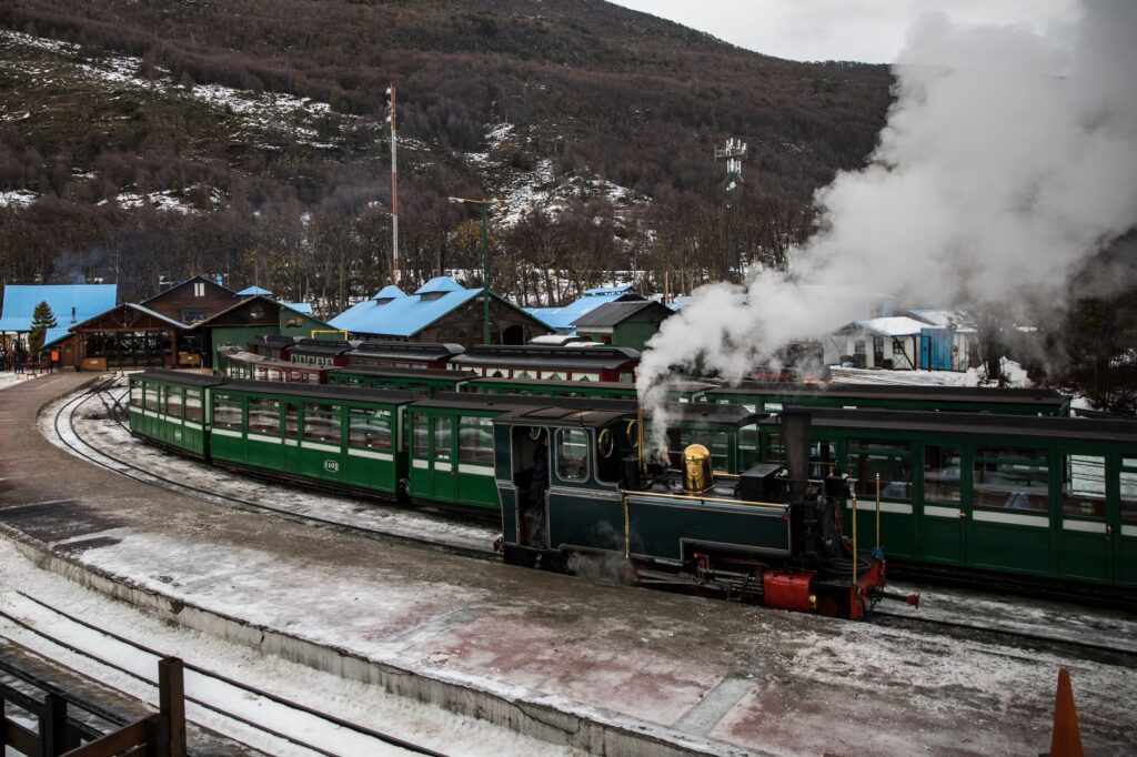 El Ferrocarril Austral Fueguino: Ingeniería de la Tierra del Fuego y el Fin del Mundo sobre Rieles