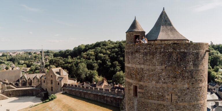 Fougeres y los caminos de granito: una travesía medieval por el corazón verde de la Bretaña Francesa