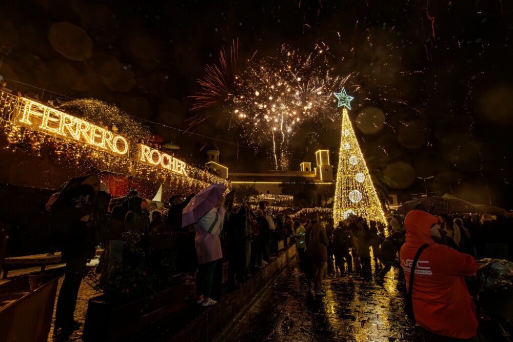 Navidad dorada en la cumbre: el idilio de Tejeda como Pueblo Ferrero Rocher 2025