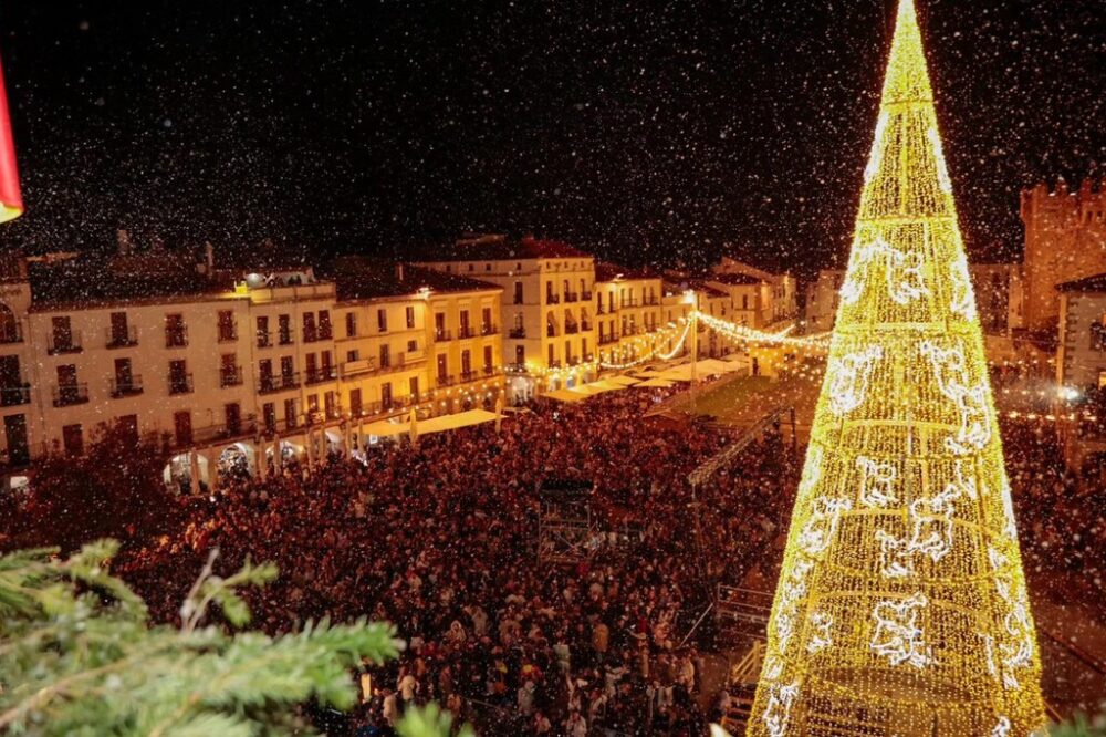 Luces de invierno en silencio: tres ciudades del interior que desafían el reinado navideño de las grandes capitales
