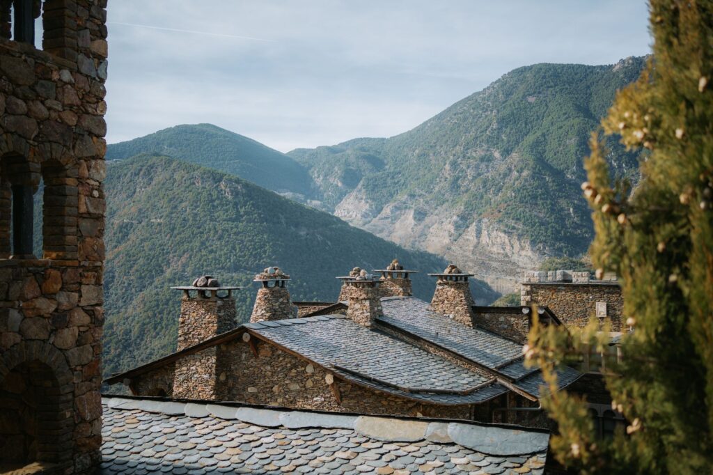 La Travesía del Sendero de GR 10 en los Pirineos Franceses: Guía de Expedición y Senderismo por la Espina Dorsal Atlántico-Mediterránea