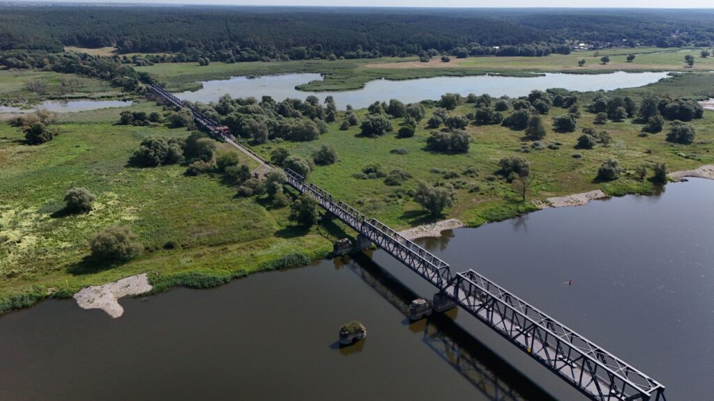 El latido del tren de la cuenca del Rin: ingeniería fluvial y movilidad transfronteriza en Centroeuropa