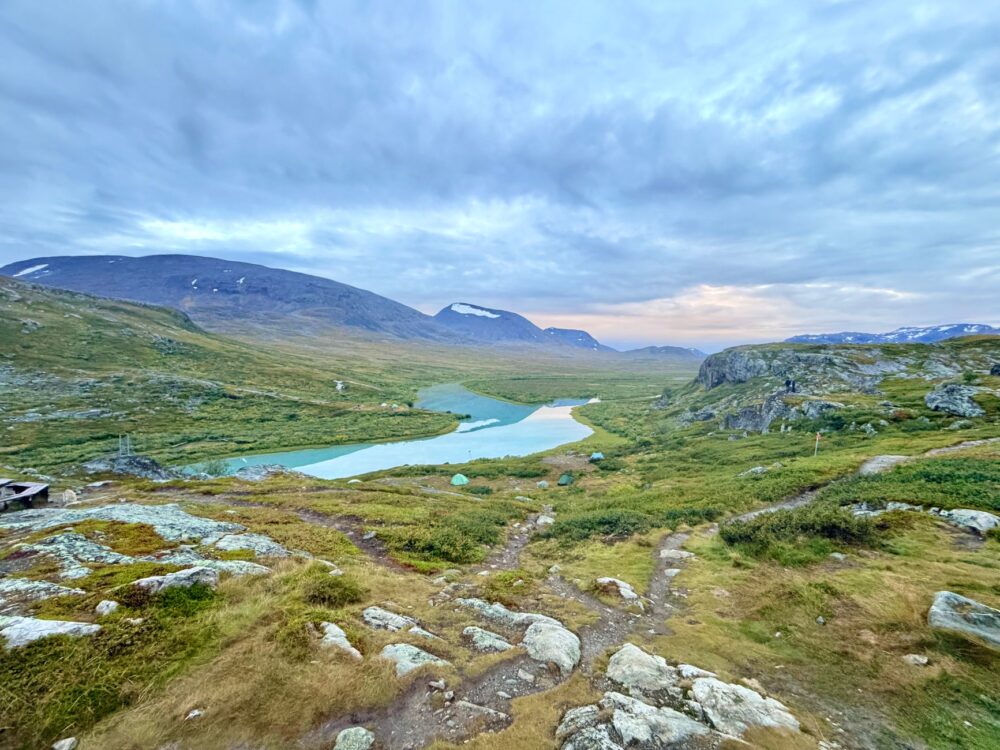 La Travesía del Sendero de Kungsleden en Suecia: Guía de Expedición y Senderismo por la Tundra Ártica de Laponia