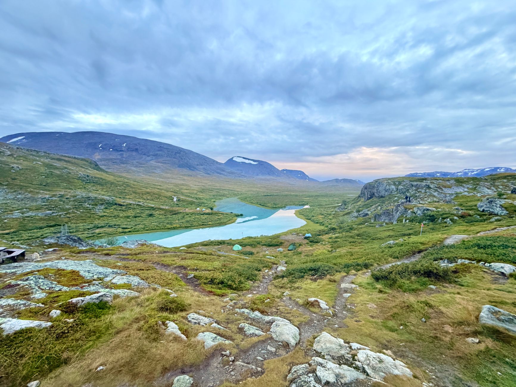 La Travesía del Sendero de Kungsleden en Suecia: Guía de Expedición y Senderismo por la Tundra Ártica de Laponia
