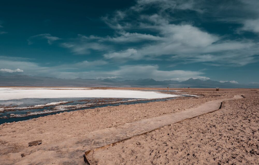 El Ferrocarril del Desierto de Atacama: Ingeniería, Salitre y Conectividad en el Norte de Chile
