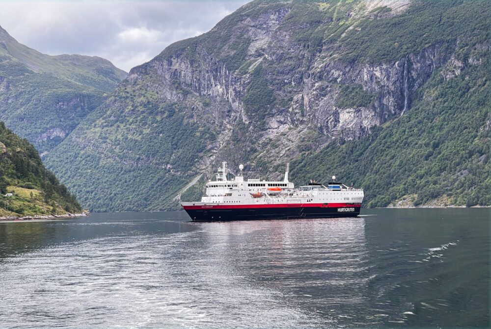 Silencio en los fiordos: la revolución eléctrica del transporte marítimo en Noruega