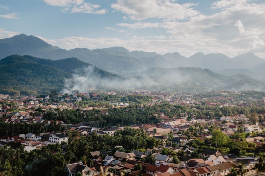 El susurro del Mekong: Luang Prabang y el arte de la lentitud en el sudeste asiático