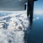 El laberinto aéreo del archipiélago de Svalbard: aeronaves de ventisca, pistas de permafrost y la frágil conectividad del paralelo 78