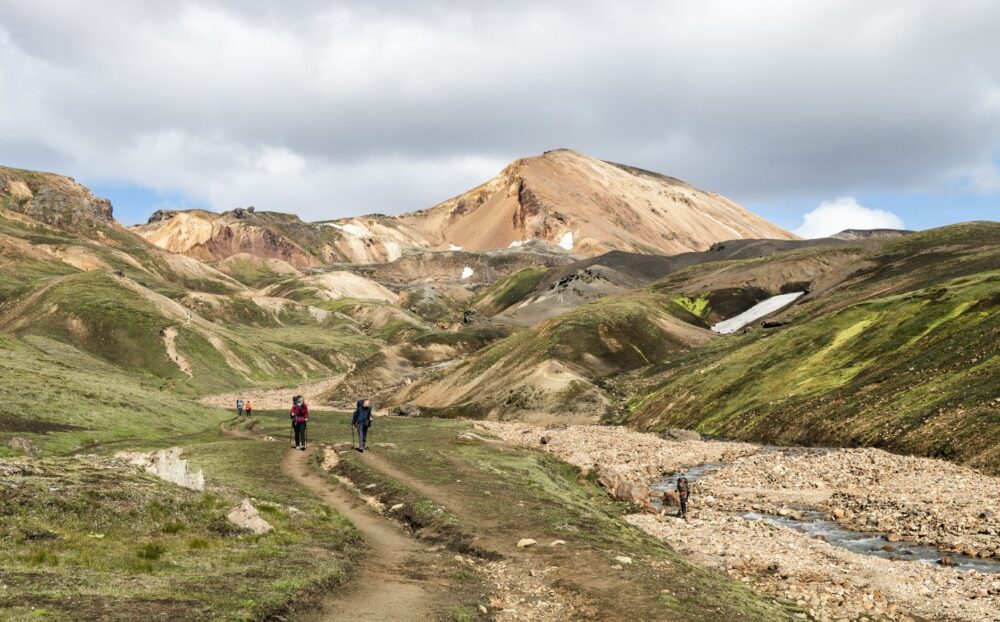 La Travesía del Sendero de Laugavegur en Islandia: Guía de Expedición y Senderismo por las Tierras Altas Volcánicas