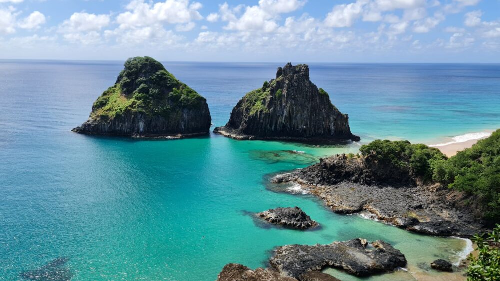 El Archipiélago de Fernando de Noronha: Ecosistema Marino, Sostenibilidad y Conservación en el Atlántico Brasileño