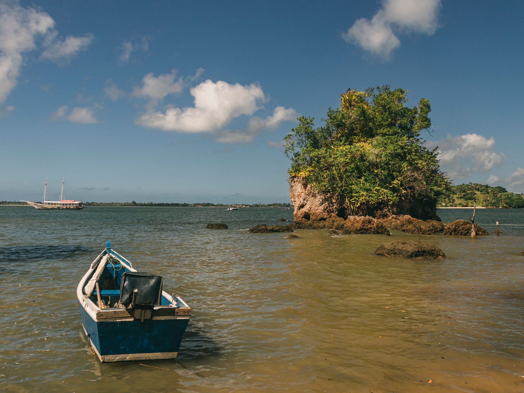 La Travesía del Archipiélago de las Bisagos en Piragua Tradicional: Guía de Expedición y Navegación Fluvial por el Laberinto Atlántico de Guinea-Bisáu