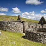La Travesía del Camino Inca Clásico a Machu Picchu: Guía de Expedición y Senderismo por los Andes Sagrados de Perú