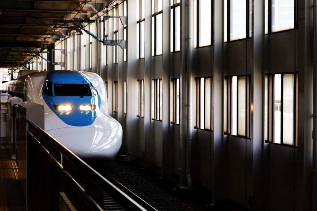 El latido de acero de Japón: Crónica y guía del Tokaido Shinkansen