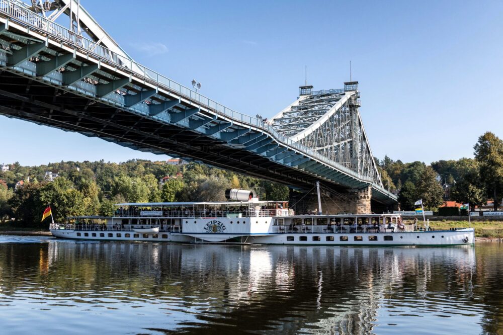 El latido de los barcos de vapor del Danubio: Ingeniería centenaria, ruedas de paletas y la navegación fluvial en Europa Central