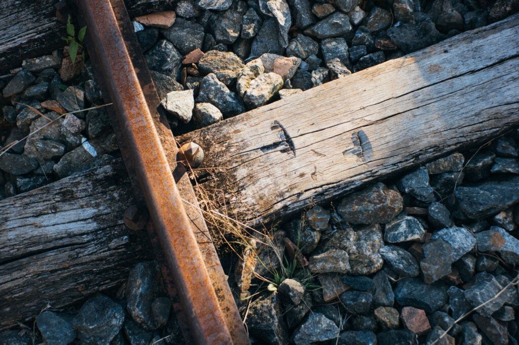 El Ferrocarril de Antioquia y el cañón del Cauca: Ingeniería pionera y la resurrección sobre rieles en los Andes colombianos