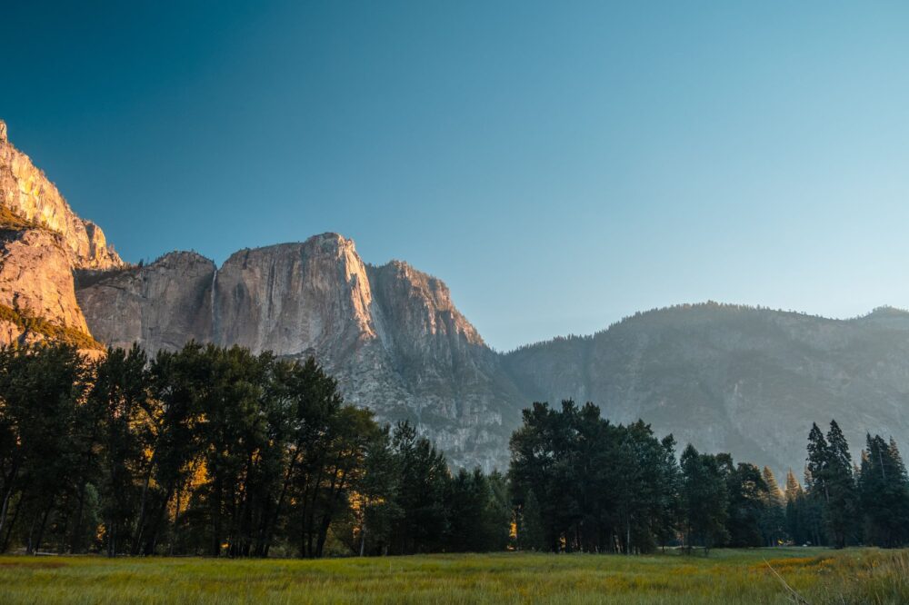 La Travesía del Sendero de John Muir en California: Guía de Expedición y Senderismo por la Cresta Granítica de Sierra Nevada