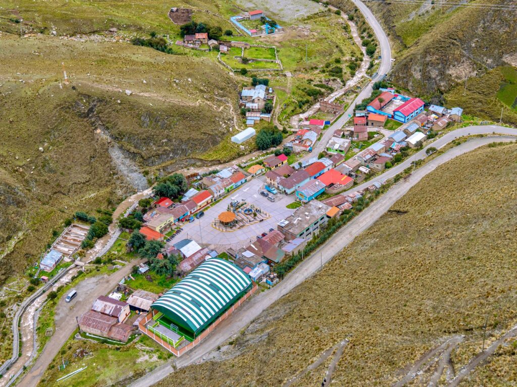 El Santuario del Cóndor Andino: Biología, Corredores Térmicos y Conservación en la Cordillera Blanca