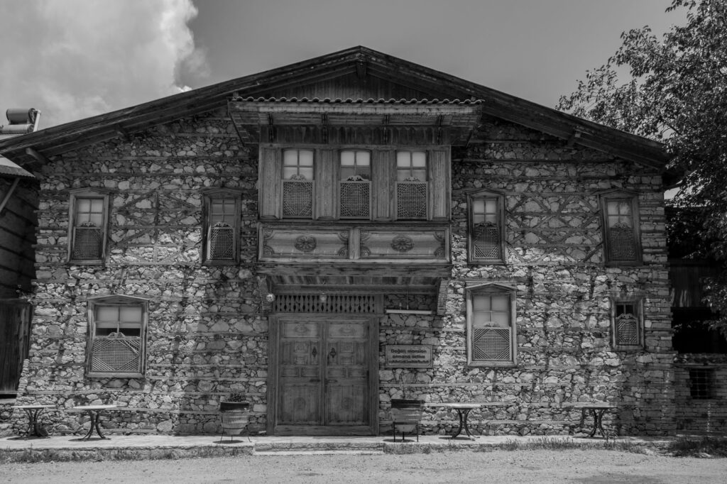 El latido de la huerta y el fuego: La cocina de territorio y el producto absoluto en los restaurantes de la Ribera de Navarra