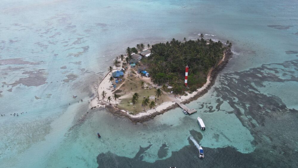 La Travesía del Archipiélago de San Blas a Vela: Guía de Navegación Oceánica y Logística Náutica por el Caribe Guna Yala