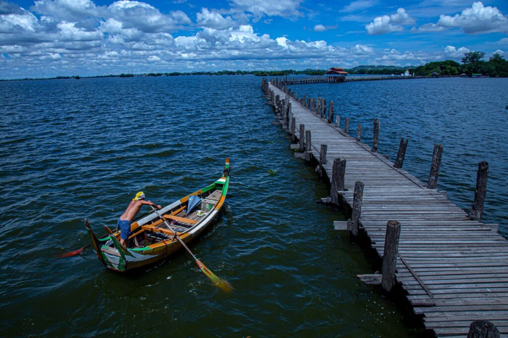 El latido meridional del delta del Danubio: Canales de cañaveral, barcazas fluviales y la conectividad anfibia de Sulina