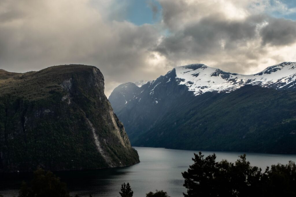 El latido ártico del Trans-Siberiano noruego: la ruta de tren entre Trondheim y Bodø