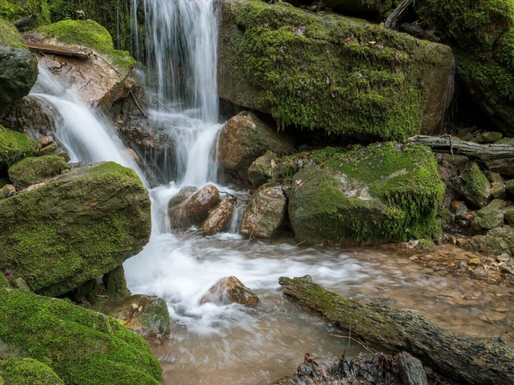 El secreto mejor guardado de la Sierra Norte: tras los pasos del agua y la pizarra en el Barranco de Patones