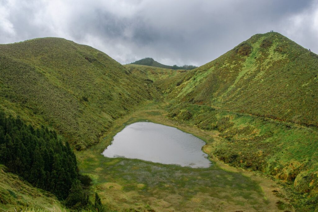 El laberinto intermodal del archipiélago de las Azores: rutas atlánticas, barcos de carga y la frágil conectividad de nueve islas volcánicas