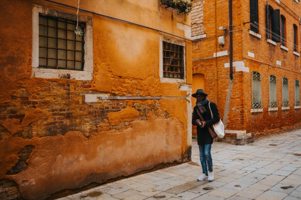 Tras el mito de la dolce vita: la realidad de mudarse a Italia siendo mujer y los desafíos que nadie cuenta