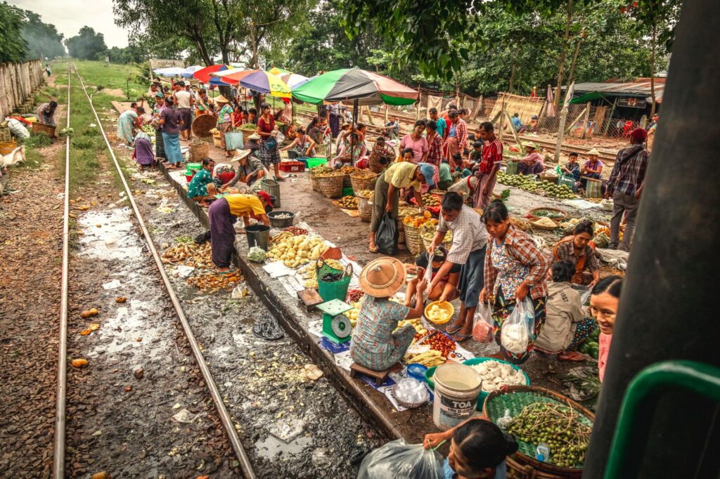 La Travesía del Ferrocarril Transgabonés: Guía de Expedición y Logística Ferroviaria por la Selva Ecuatorial de África Central