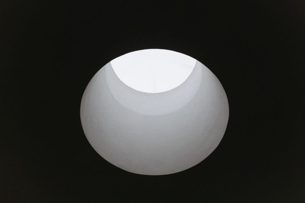 El firmamento cautivo de Jutlandia: la monumental cúpula de luz de James Turrell en Aarhus