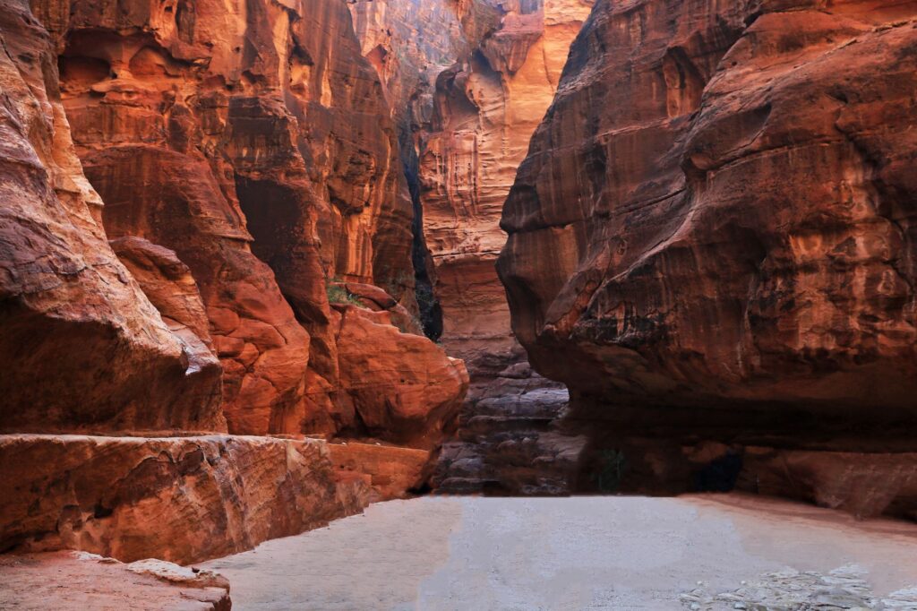 Petra, Jordania: la ciudad tallada en roca que late bajo el desierto