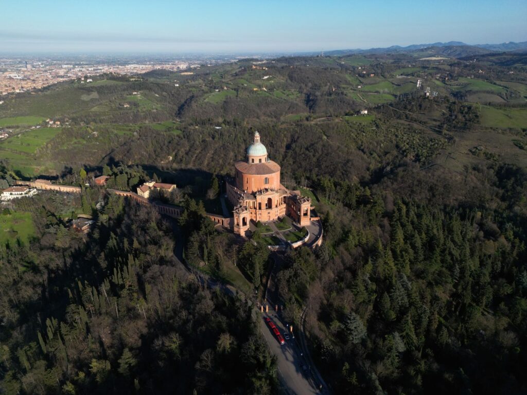 Bolonia, Italia: la ciudad que se come a cucharadas y se lee en sus pórticos