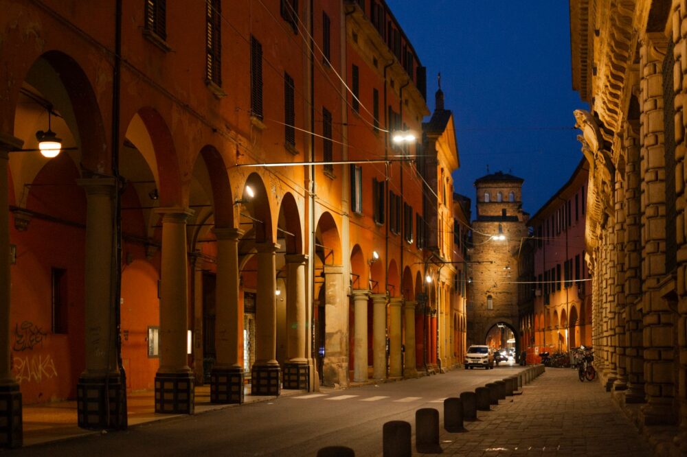 Bolonia, Italia: la ciudad que se come a cucharadas y se lee en sus pórticos