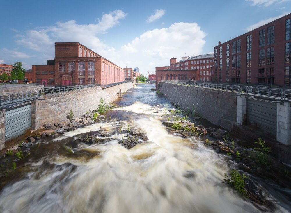 Tampere, Finlandia: la ciudad que se lee entre dos lagos y una chimenea de ladrillo