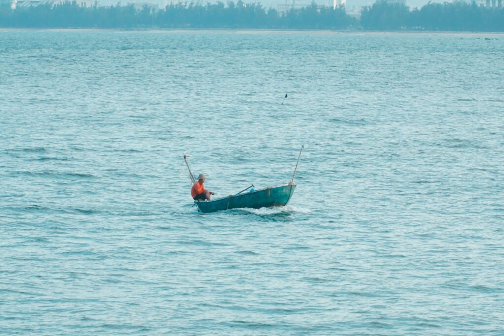 Bình Thạnh, Vietnam: leer el río y el clima antes de salir al agua
