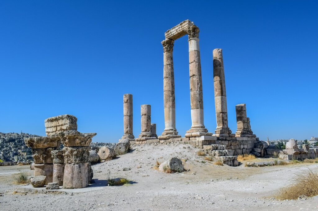 Ammán, Jordania: la capital de las siete colinas que se recorre entre escalinatas y mercados de piedra
