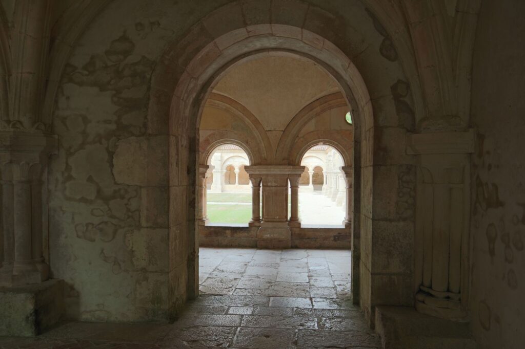 San Juan de la Peña: el monasterio que se esconde bajo la roca