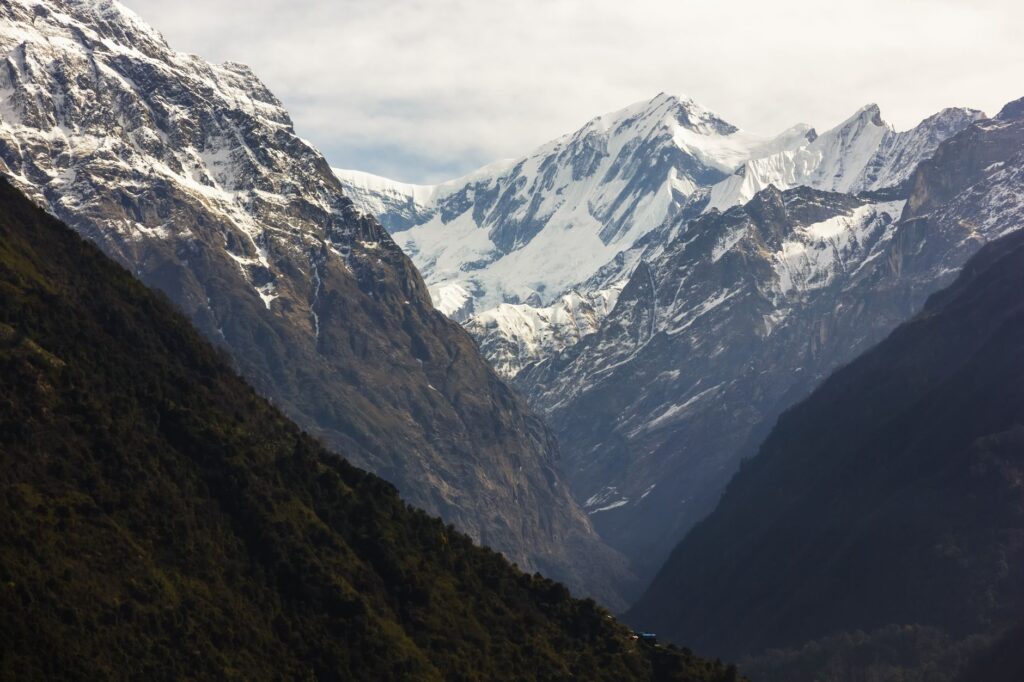 Sagarmatha, Nepal: el parque nacional donde los glaciares retroceden y los sherpas sostienen la montaña