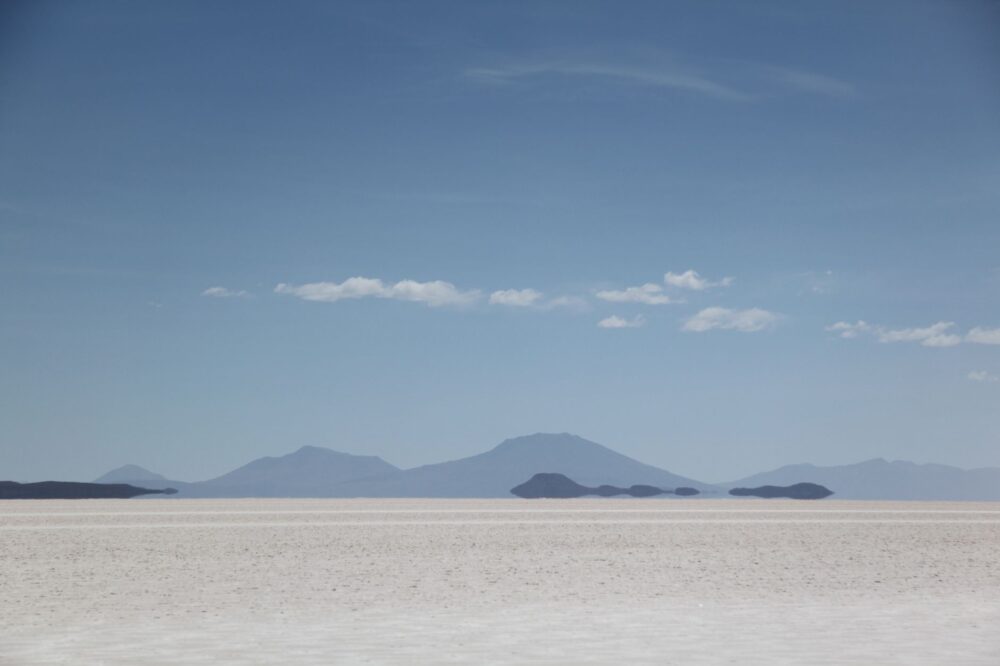 Salar de Uyuni: la comunidad que convierte la sal en memoria y futuro
