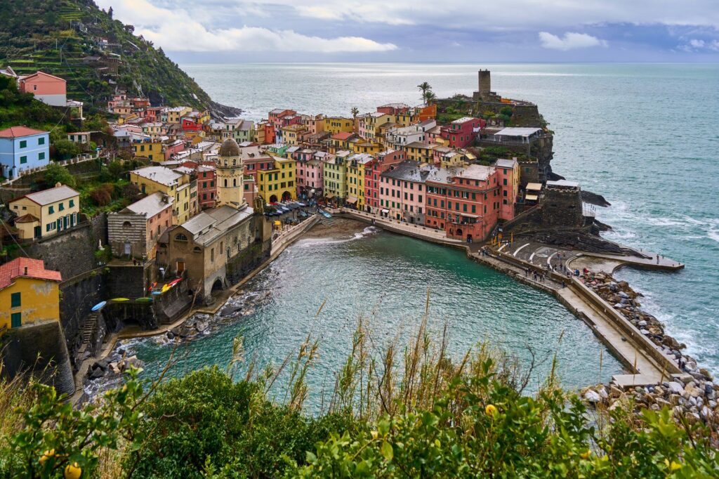 Cinque Terre, Italia: el paisaje que se sostiene con manos y piedra